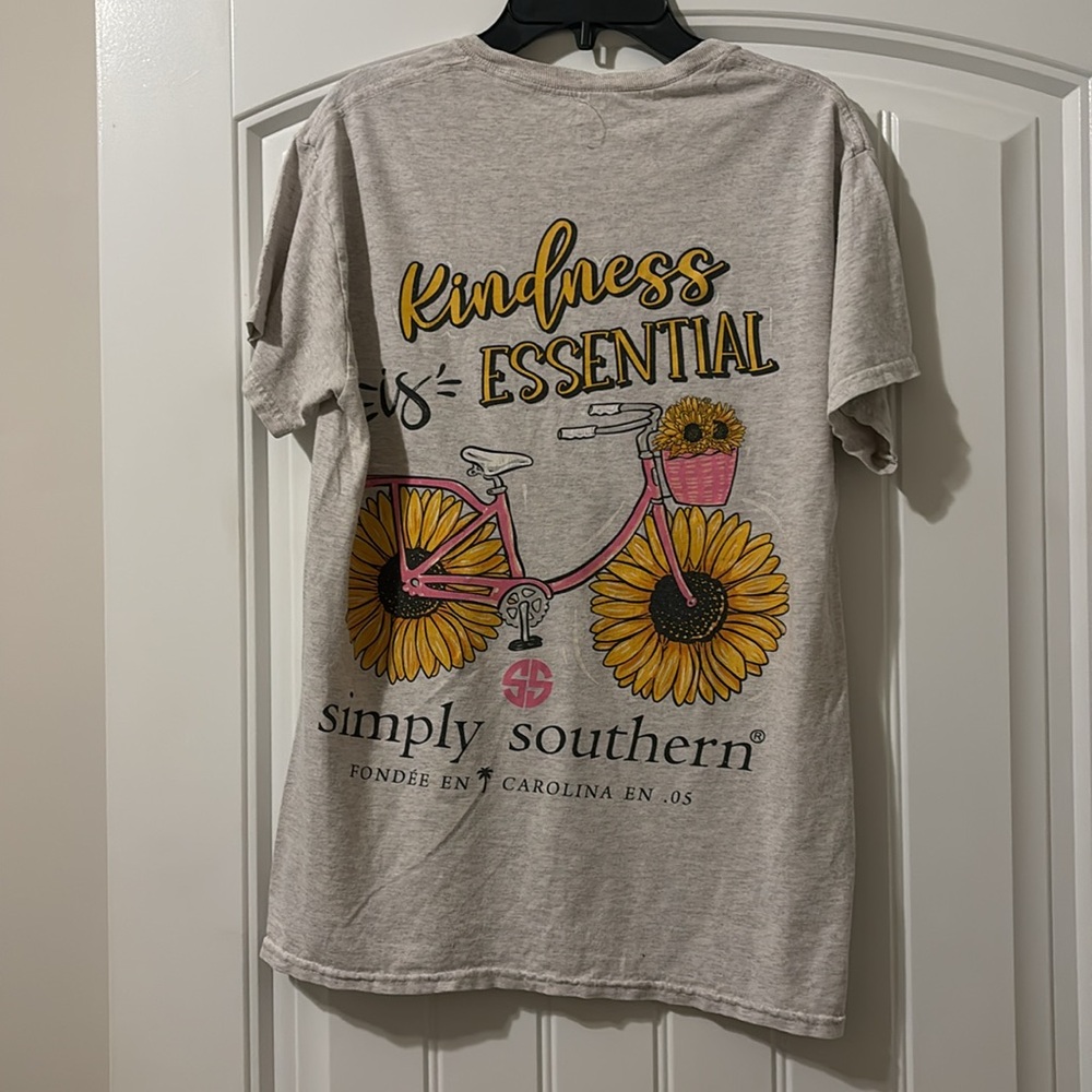 Woman’s Small Simply Southern Kindness-Is-essential T-shirt